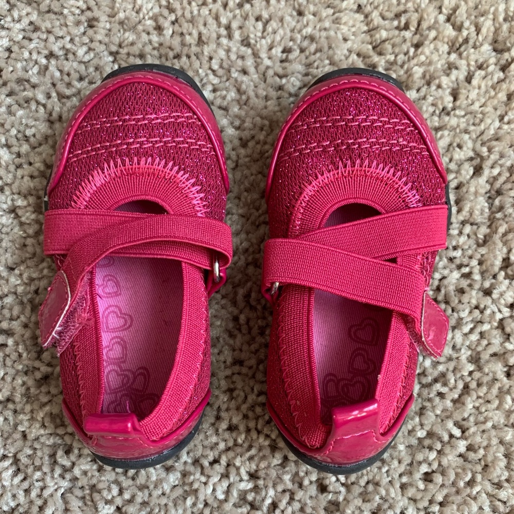 Children’s Place Size 4 Hot Pink shoes